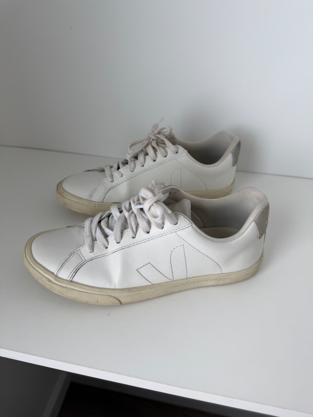 Veja Esplar White and Beige Low-Top Sneakers